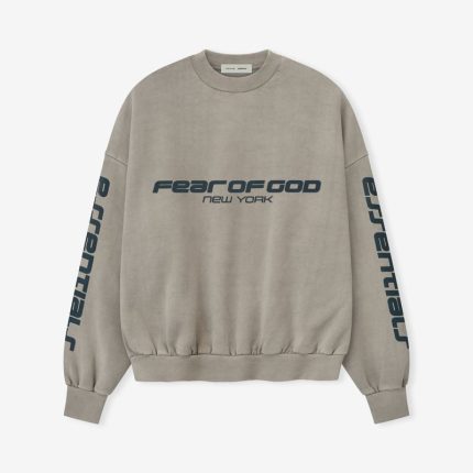 Essentials Heavy Fleece Cropped Relaxed Sweatshirt